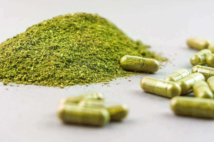 Green Maeng Da Kratom Tea vs. Capsules: Pros and Cons